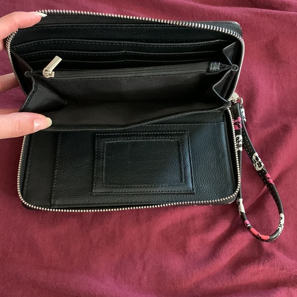 Wallets - Picture 4 of 7